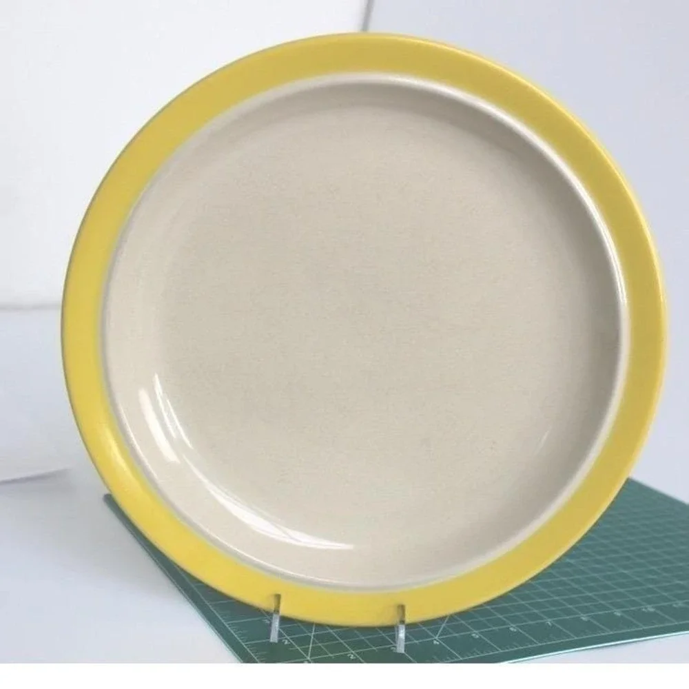 Stonecrest Andre Ponche Sandpebbles Yellow 12 inch Plate Stoneware 10.5